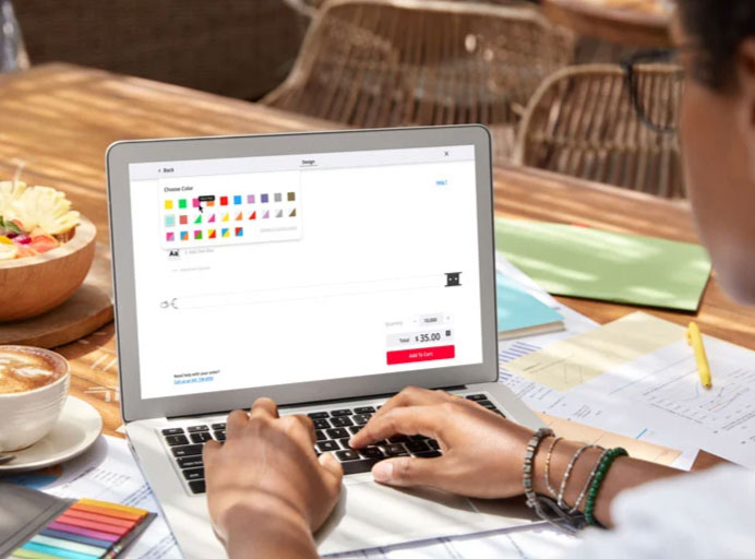 Diseña en linea con facilidad, personalizacion de acreditaciones
